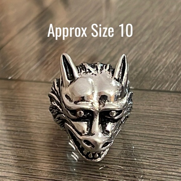 Men’s Wolf Ring Silver-tone Approx Size 10 - Picture 1 of 16